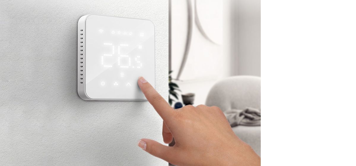 Meross_MTS200BHK_EU_Smart_WiFi_Thermostat_HomeKit_touch